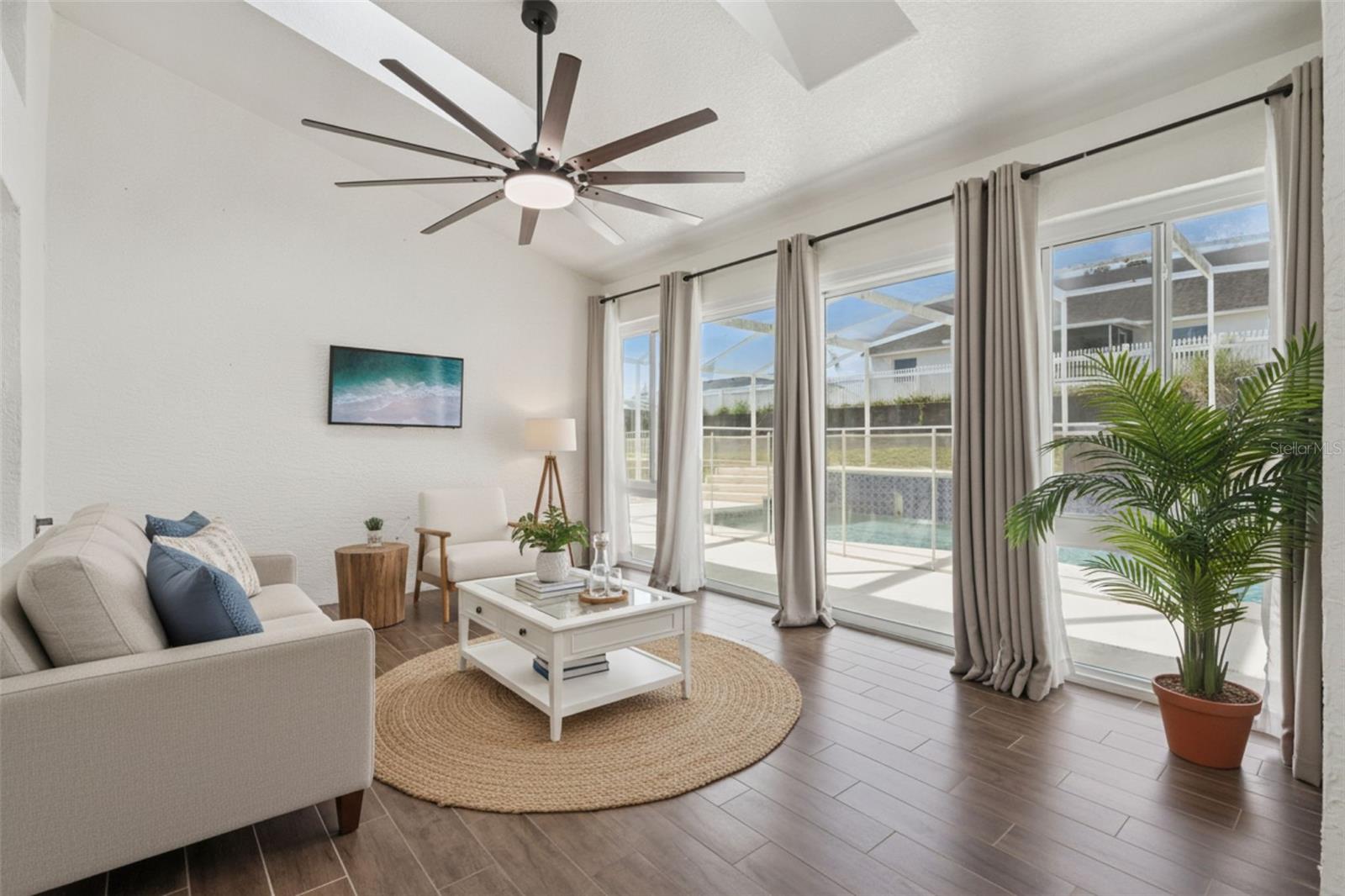 5549 LOMA VISTA LOOP