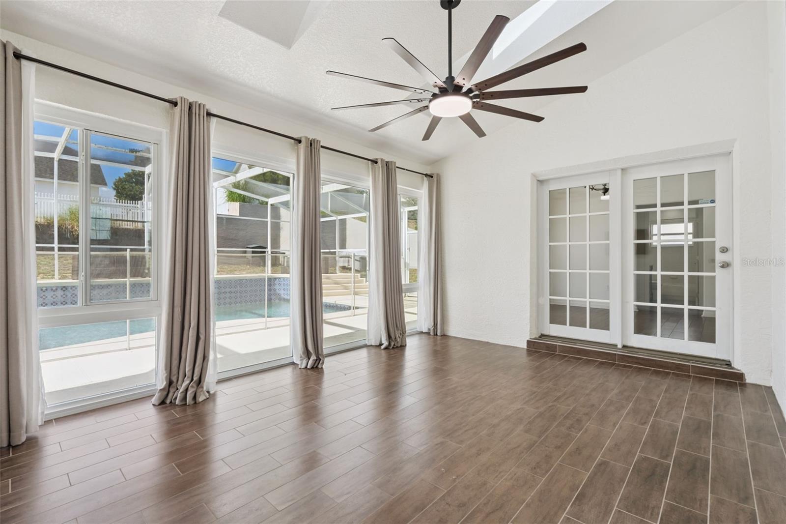 5549 LOMA VISTA LOOP