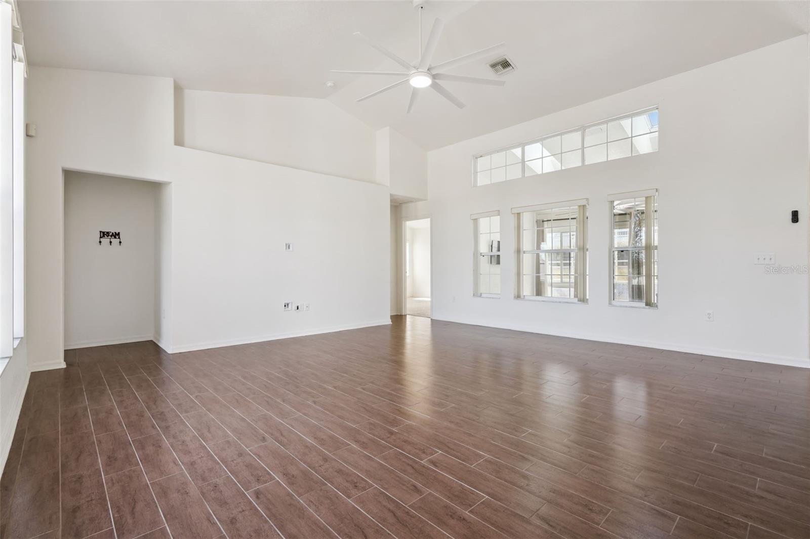 5549 LOMA VISTA LOOP