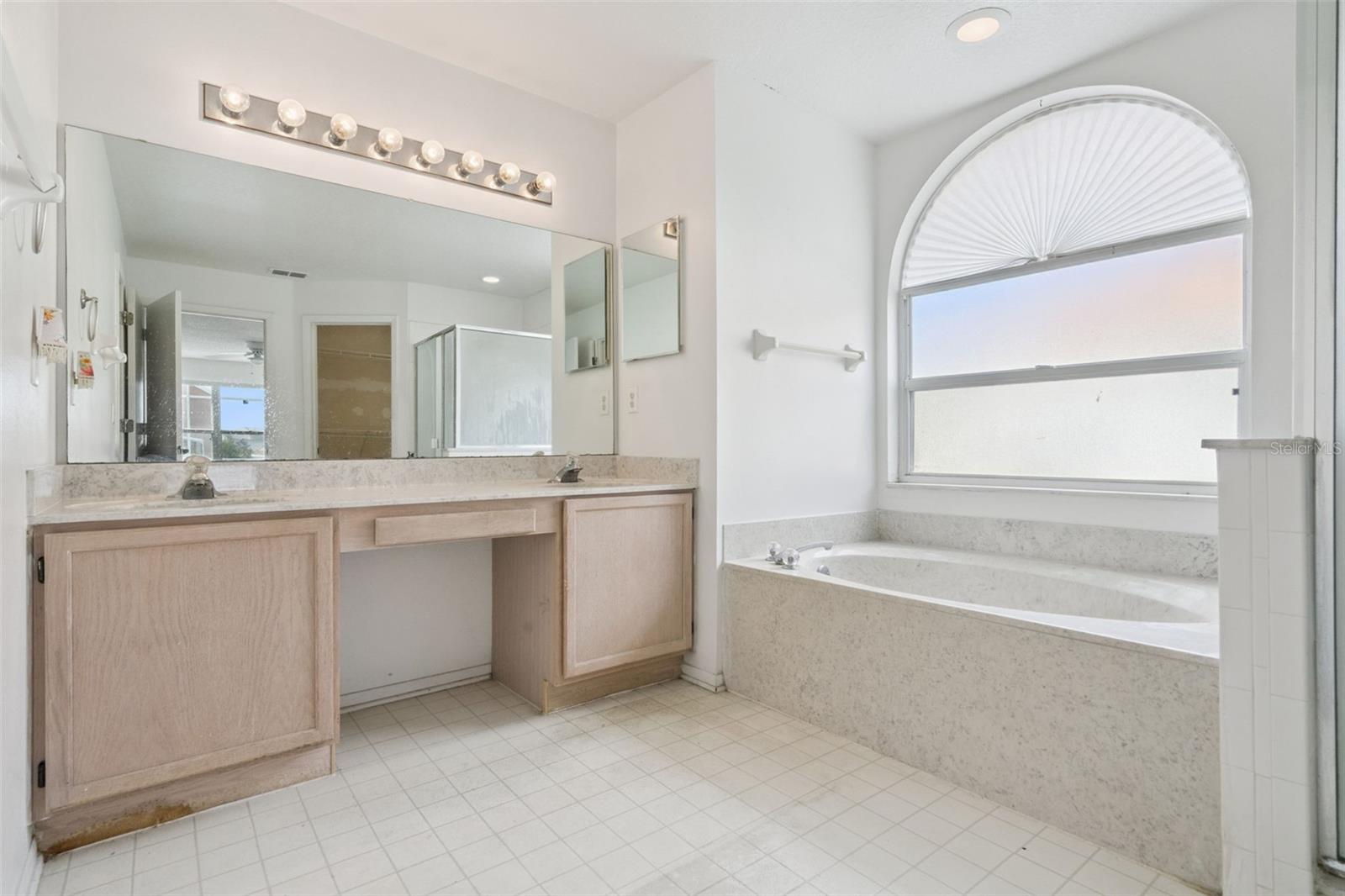 523 ROCHESTER LOOP
