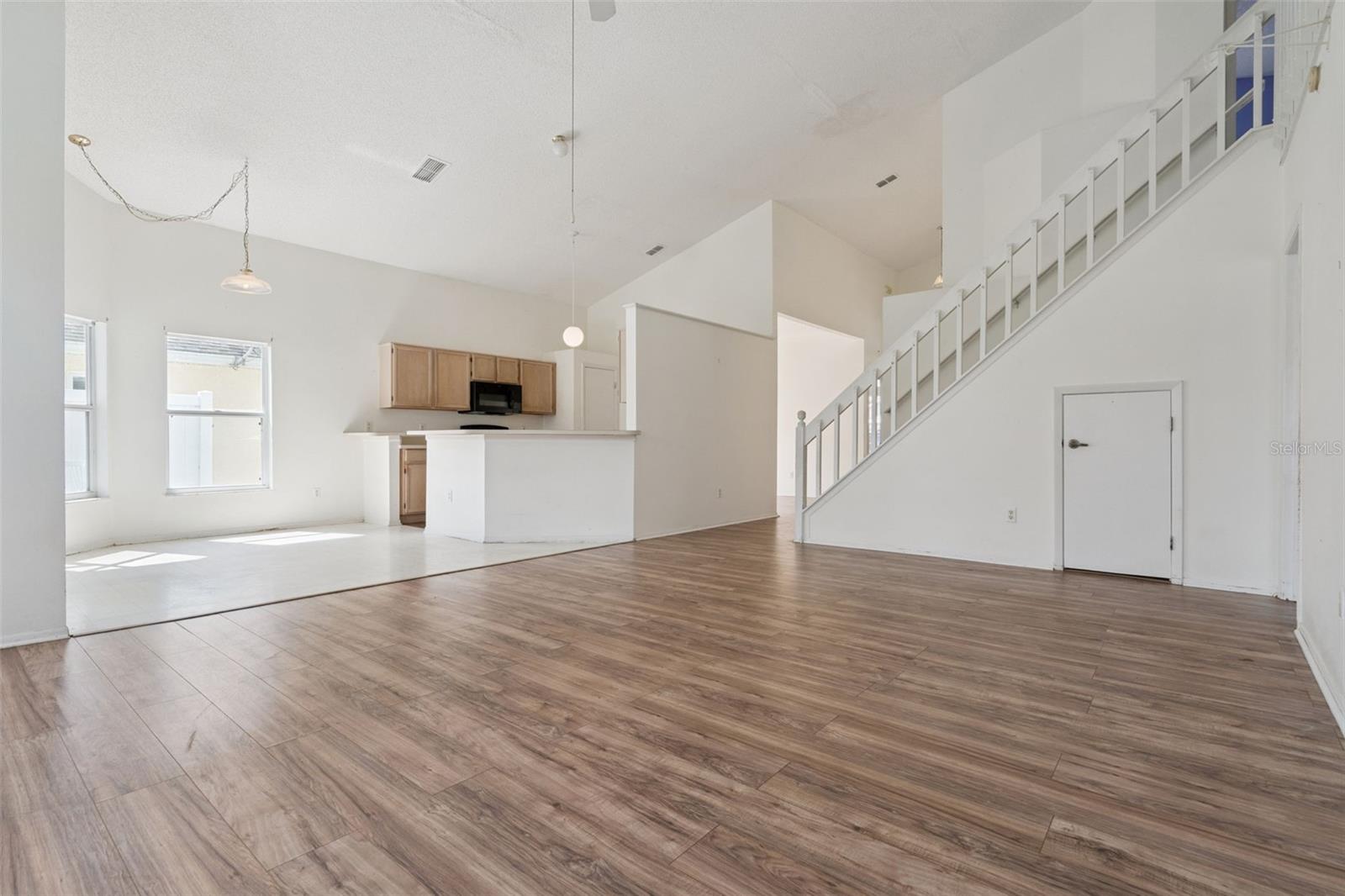 523 ROCHESTER LOOP