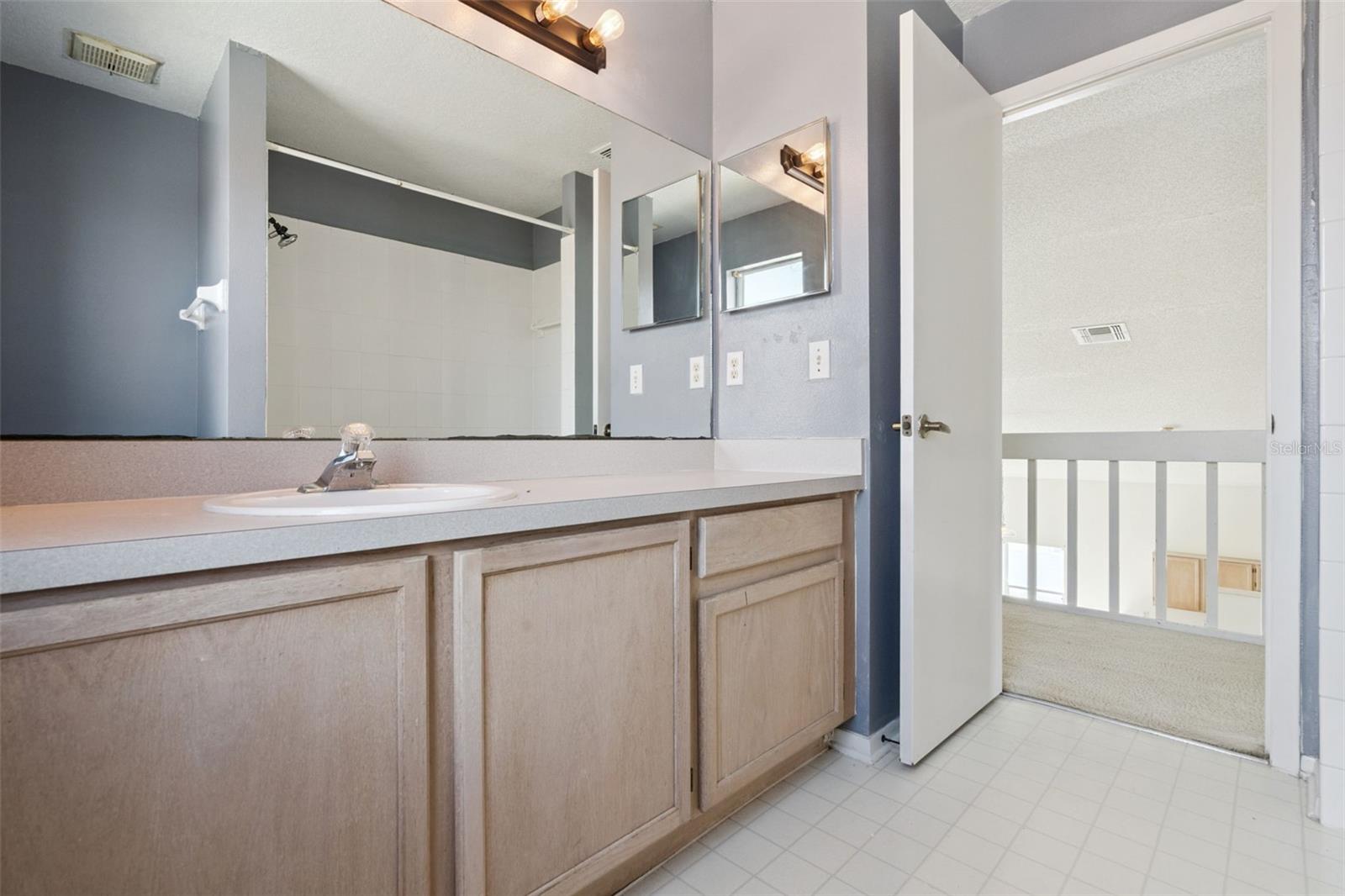 523 ROCHESTER LOOP