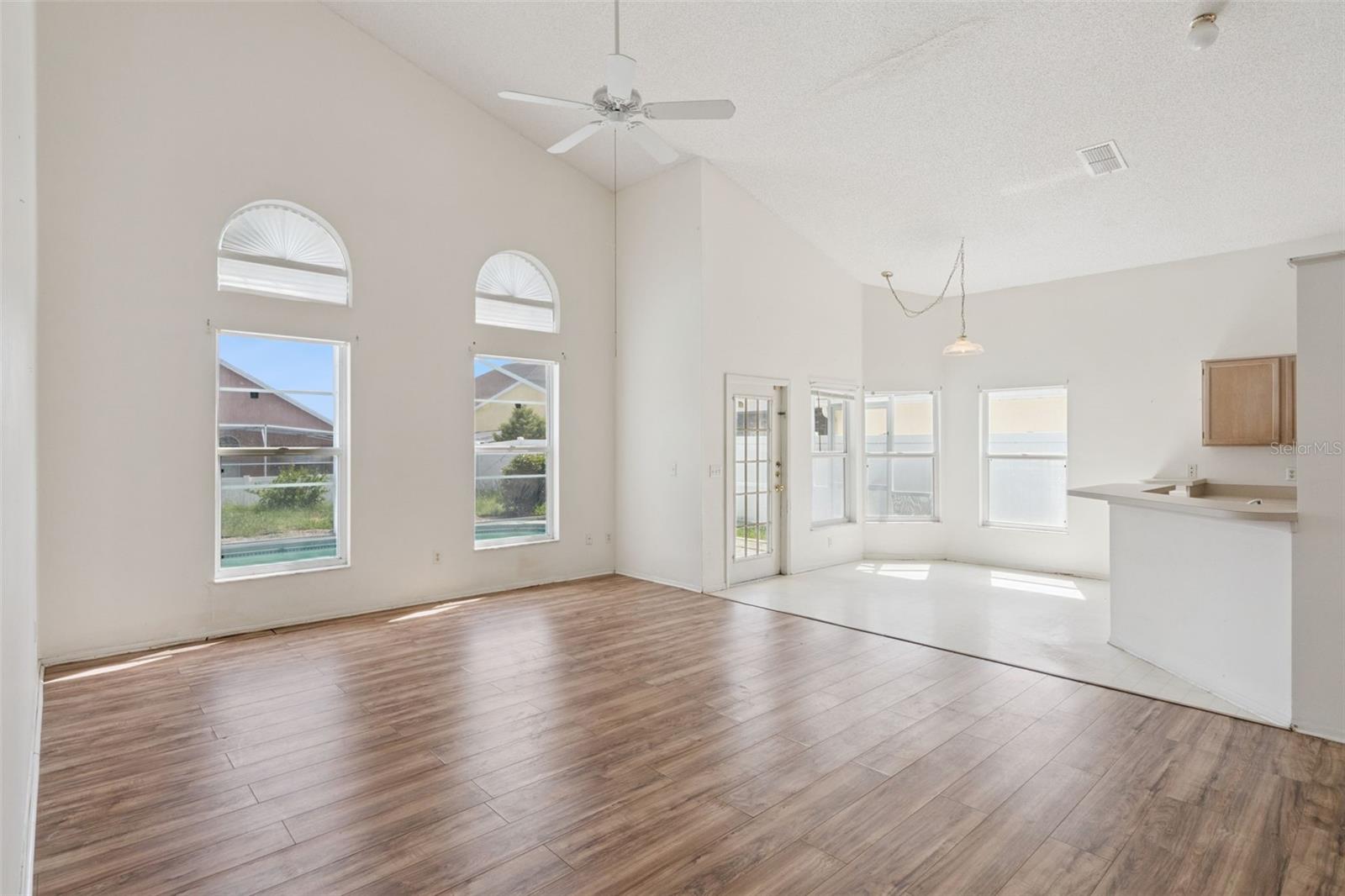 523 ROCHESTER LOOP