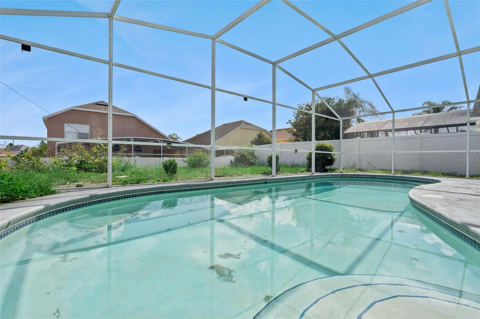 523 ROCHESTER LOOP
