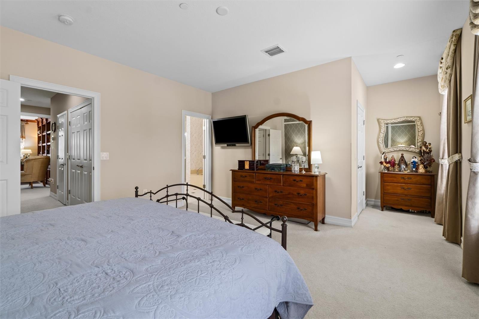 309 CELEBRATION BLVD
