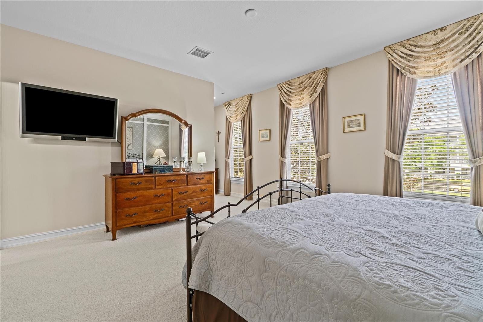 309 CELEBRATION BLVD