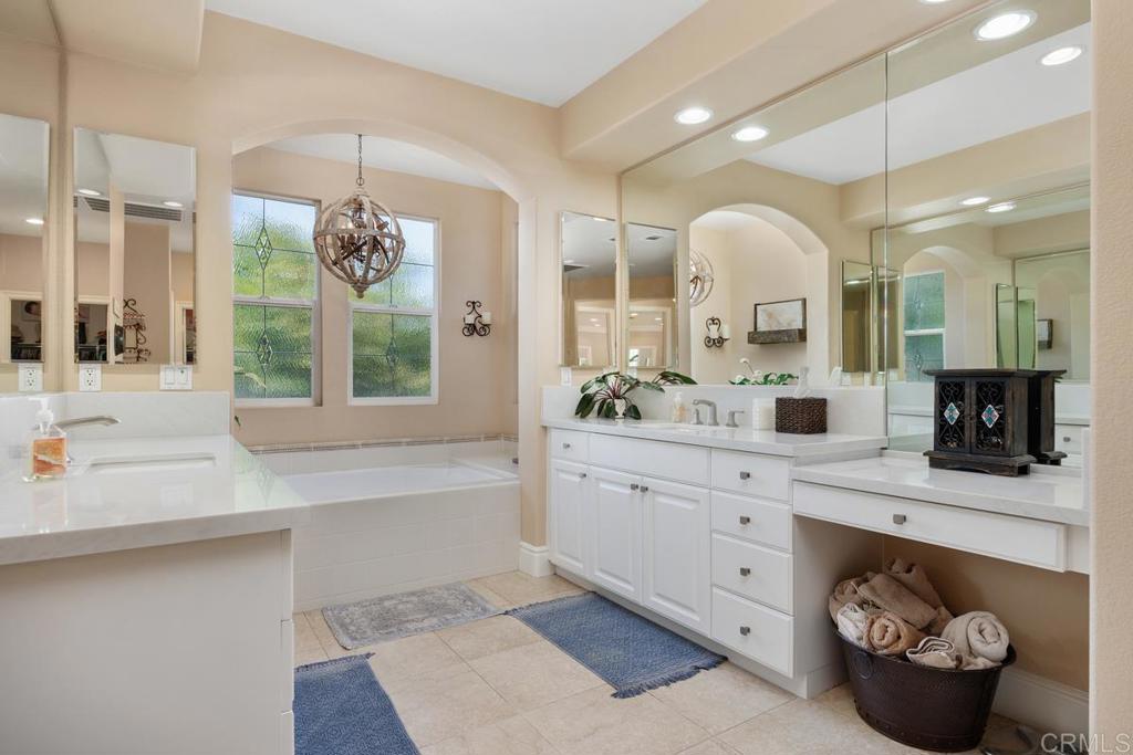 8008 Avenida Secreto