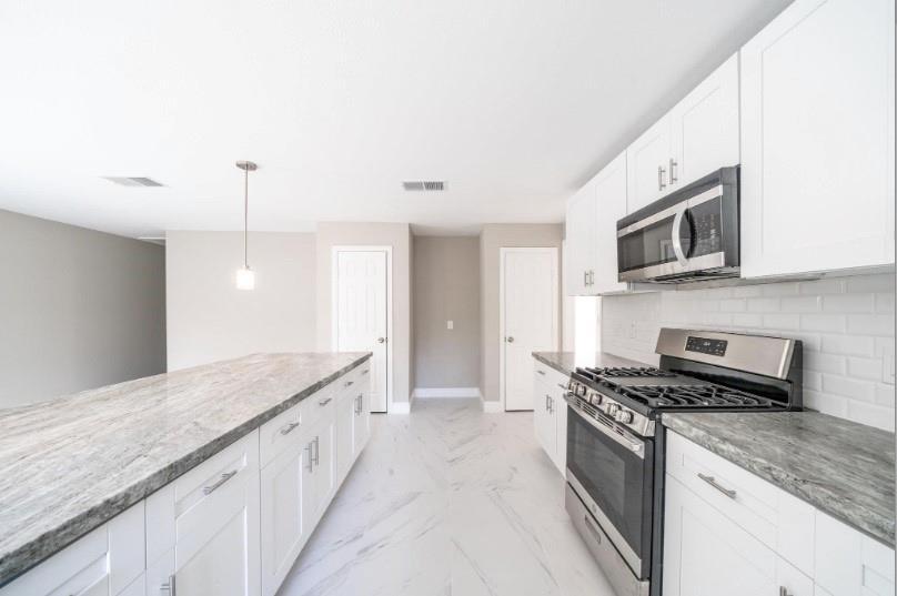 13911 Briar Place Drive
