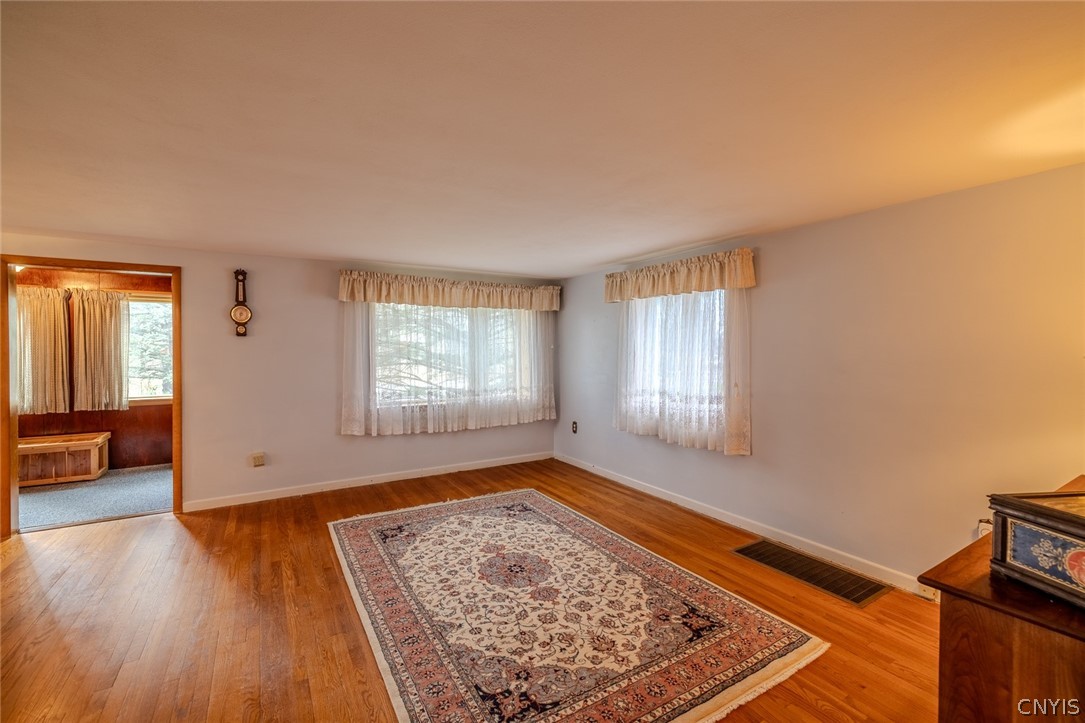 6286 Fly Road