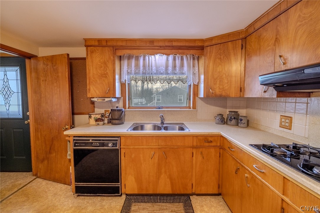 6286 Fly Road