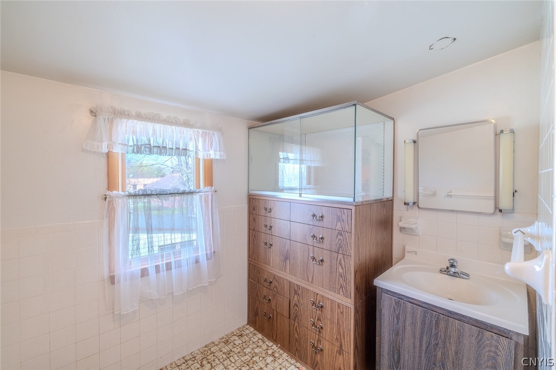 6286 Fly Road