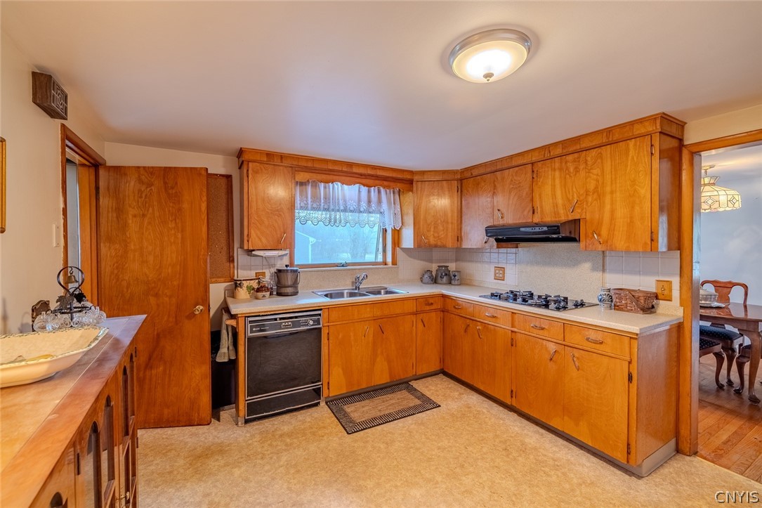 6286 Fly Road