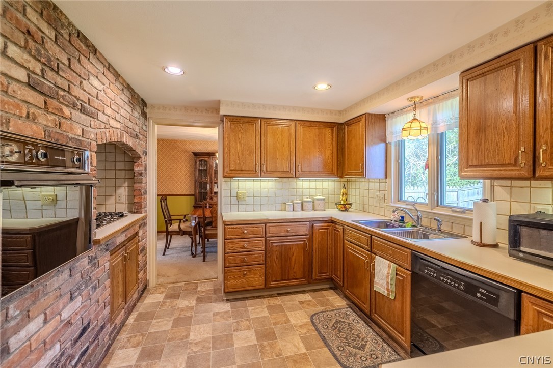 7618 Sandy Lane