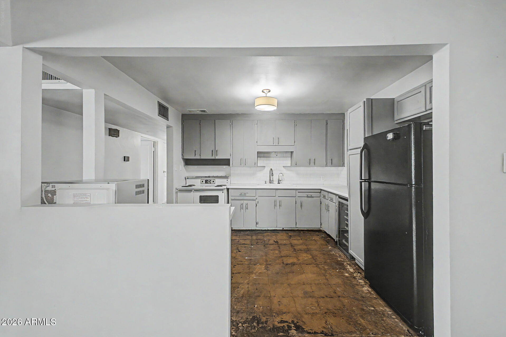 2028 E GRANADA Road