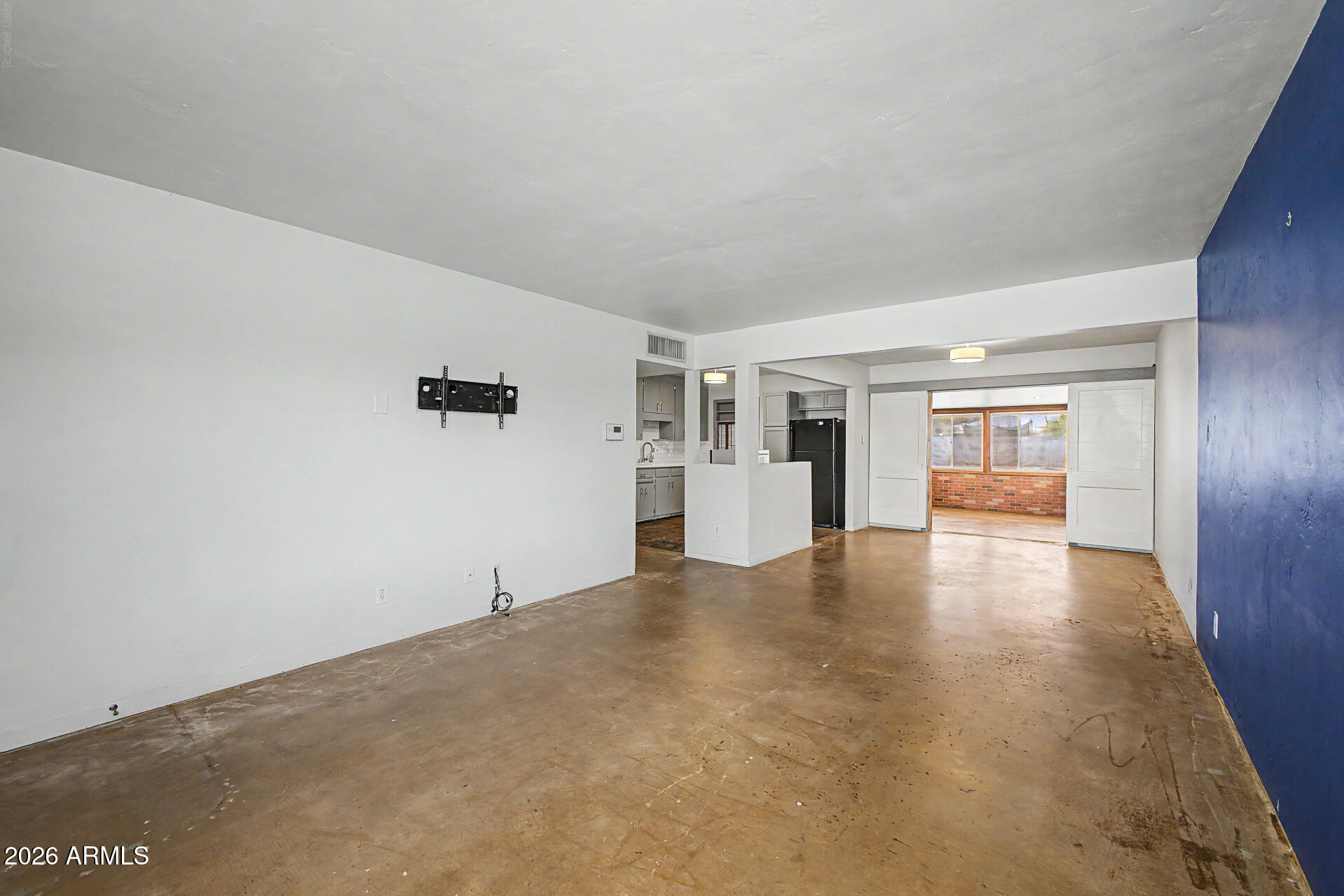 2028 E GRANADA Road