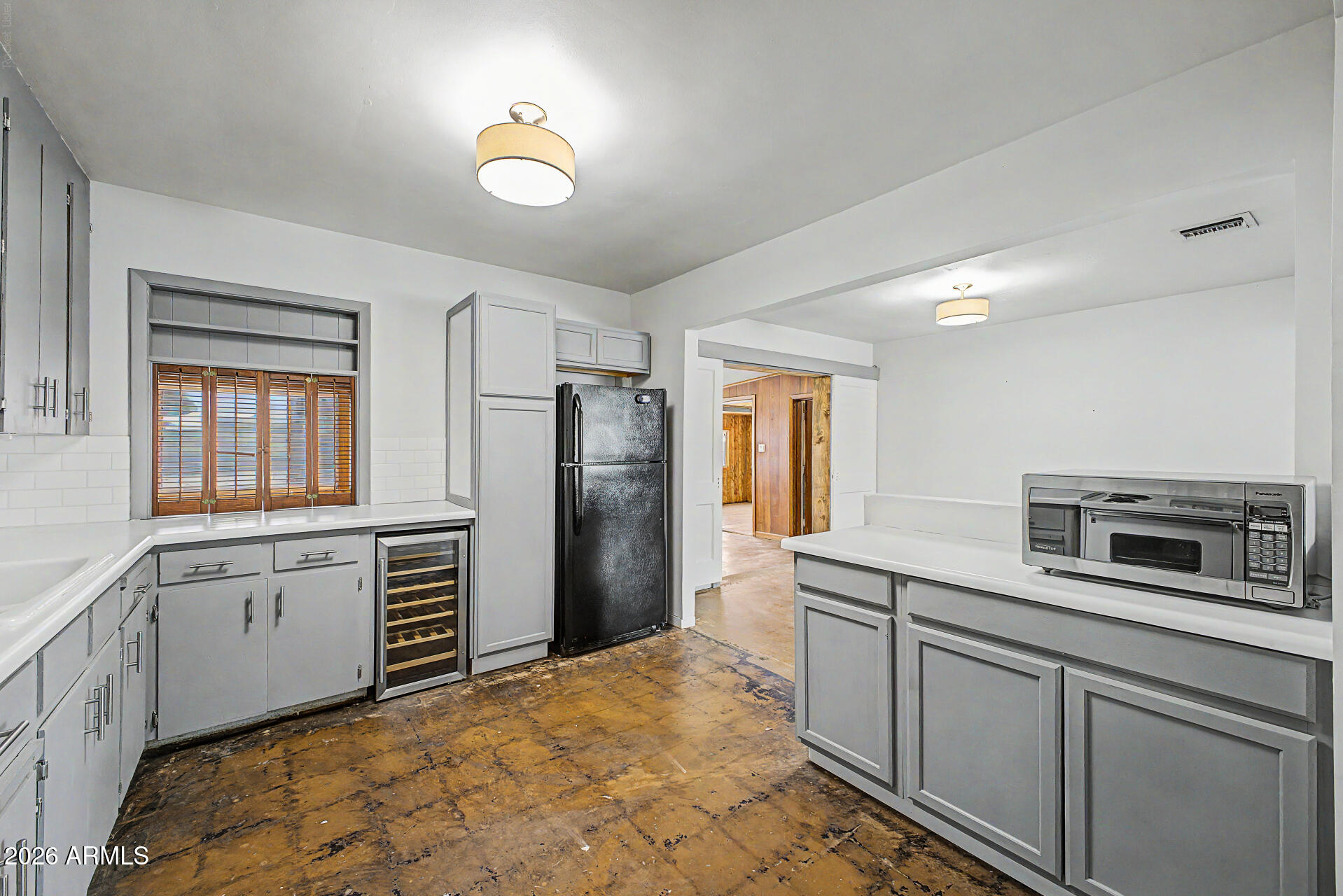 2028 E GRANADA Road