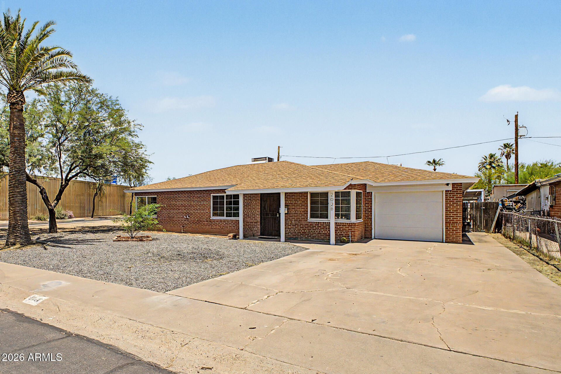 2028 E GRANADA Road