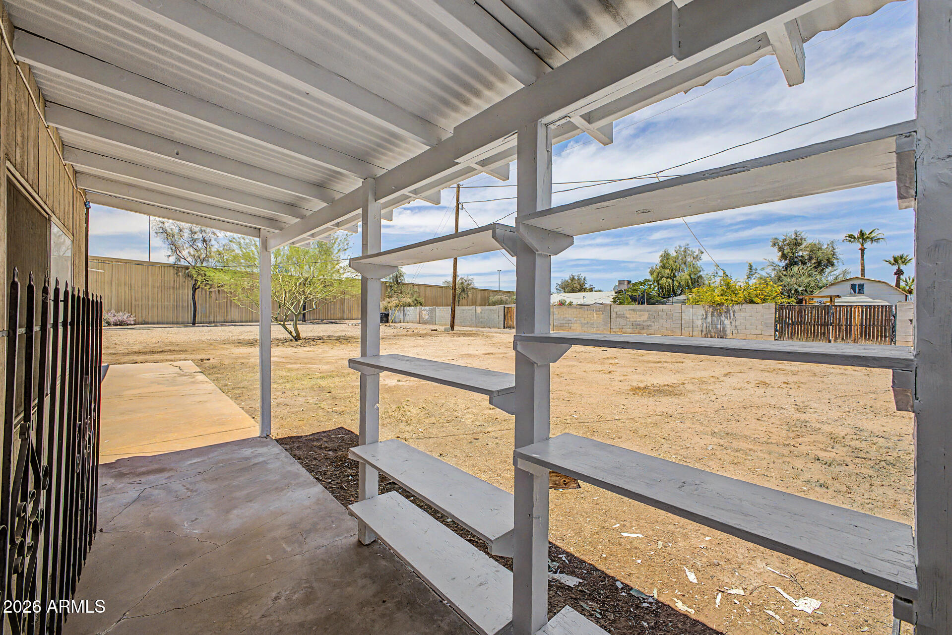 2028 E GRANADA Road