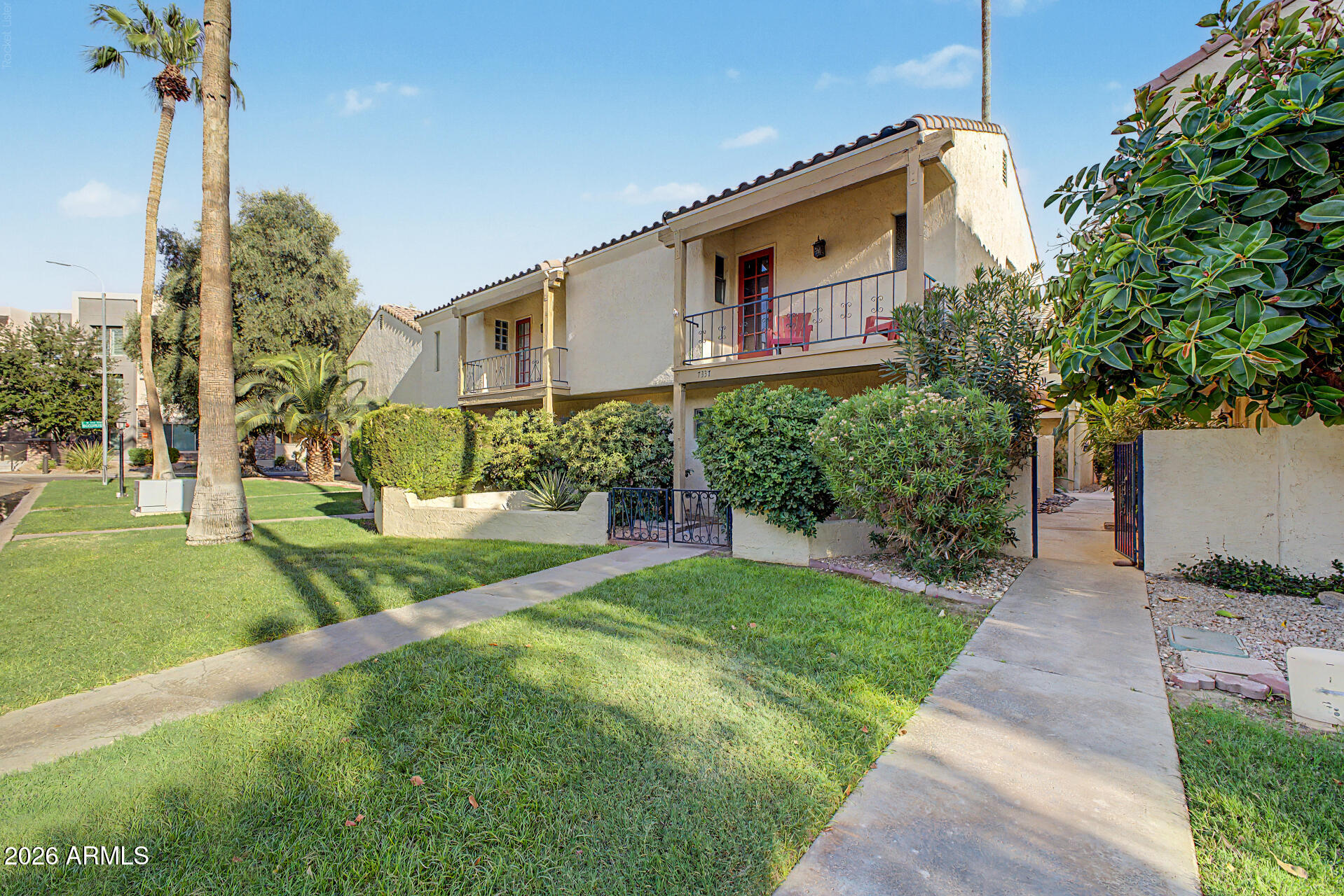 7347 E THORNWOOD Drive