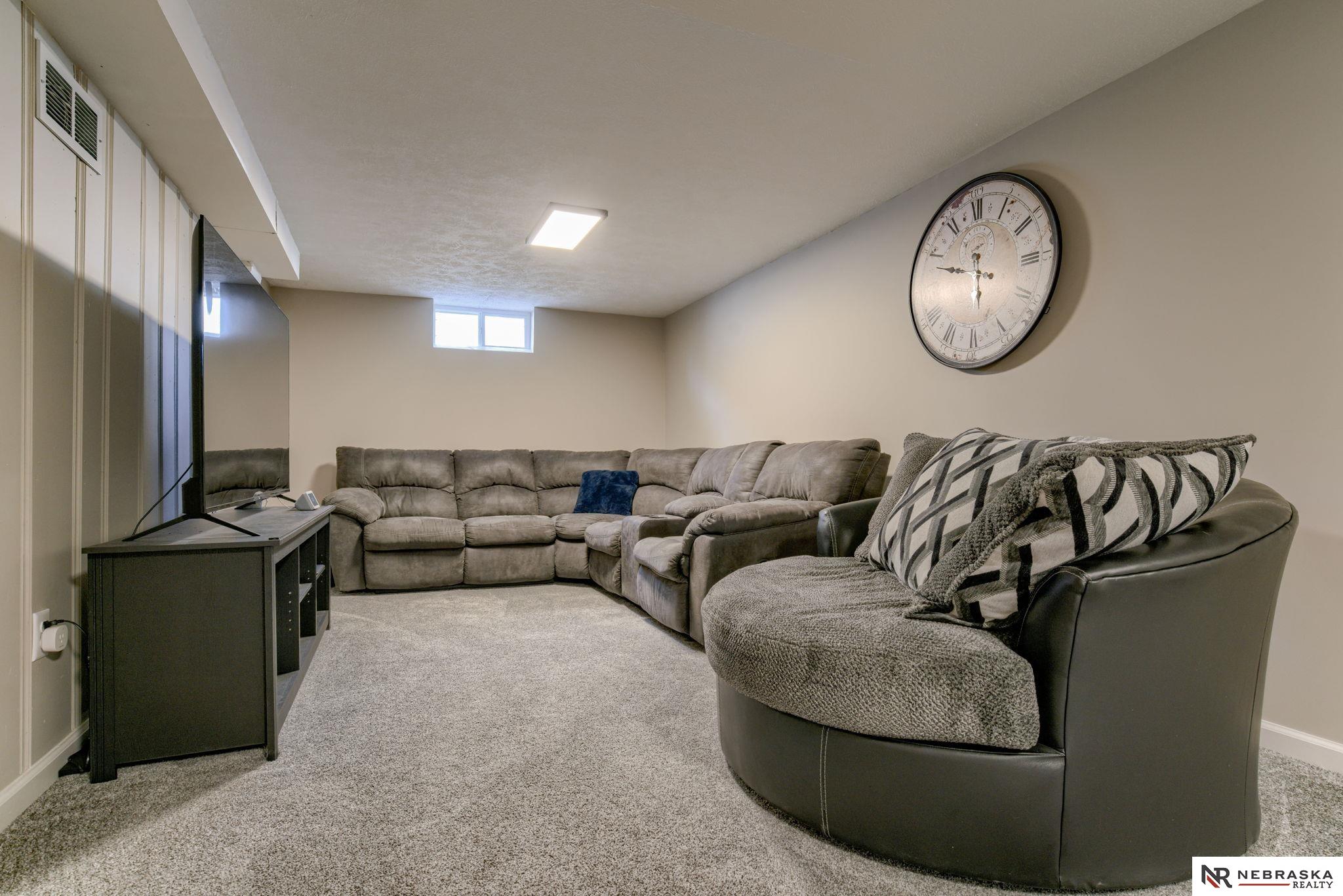3301 S 44th Street