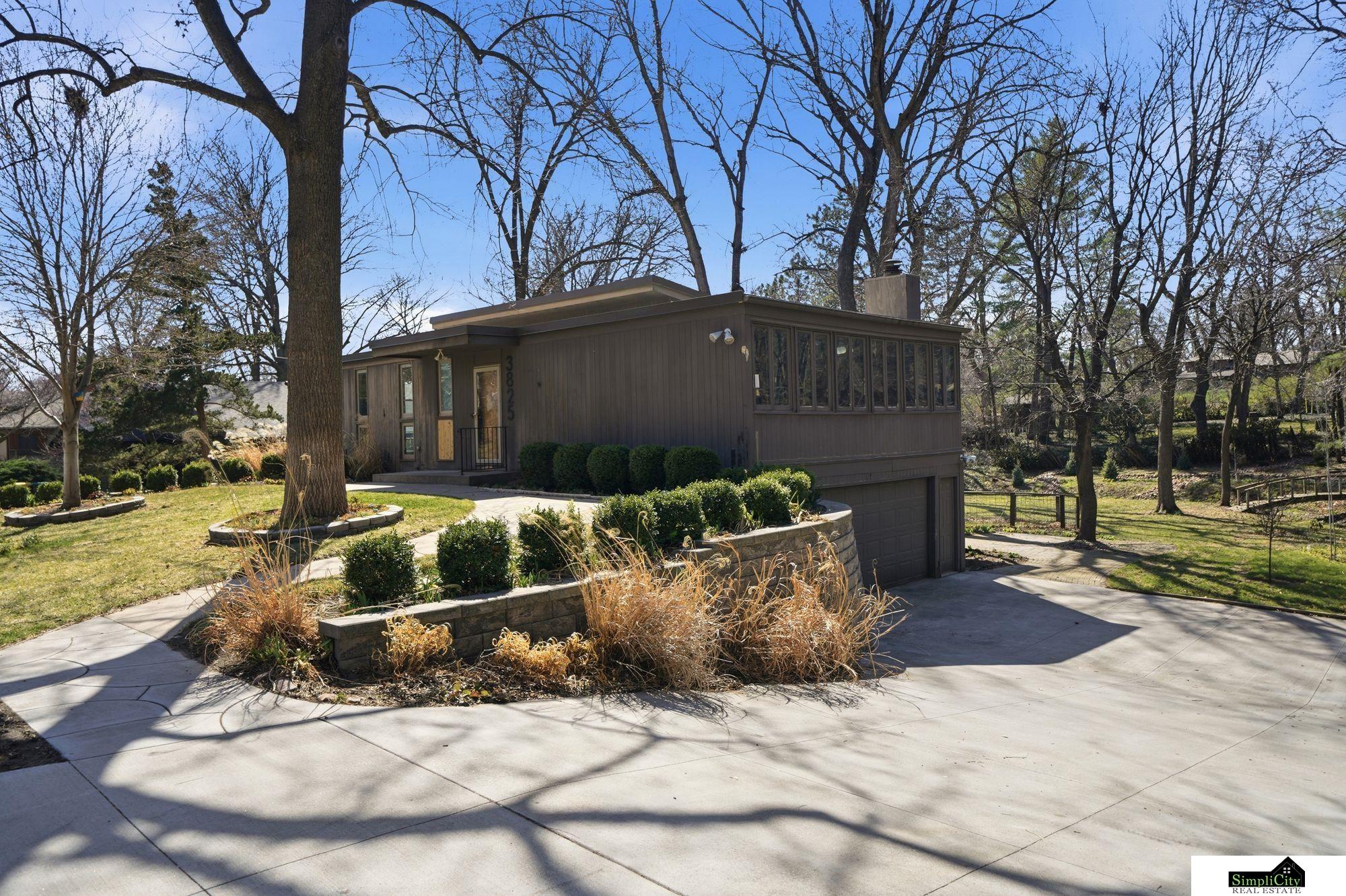 3825 S 39th Street