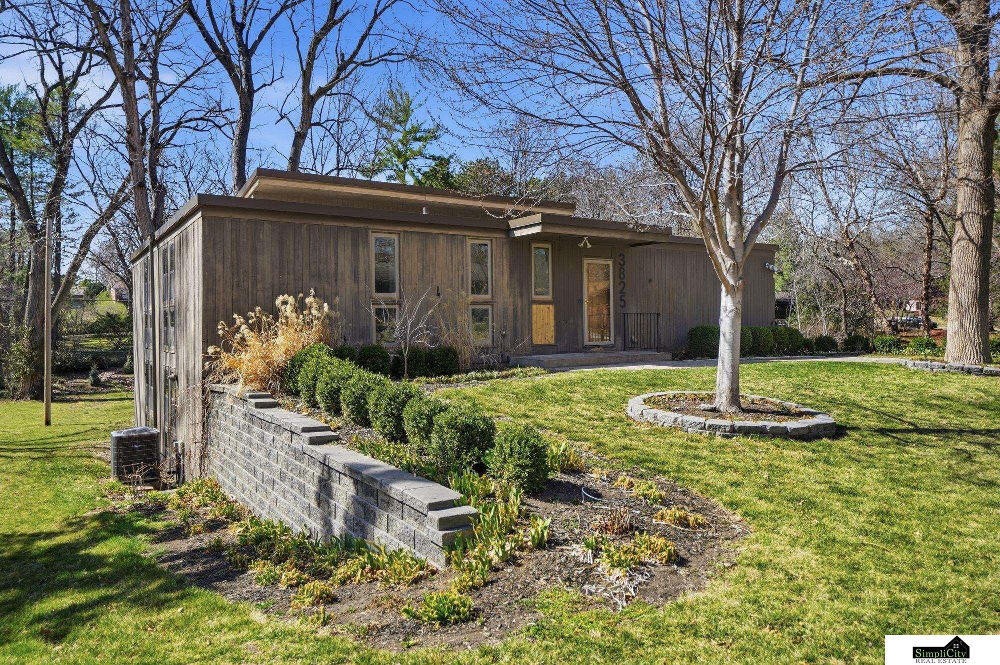 3825 S 39th Street