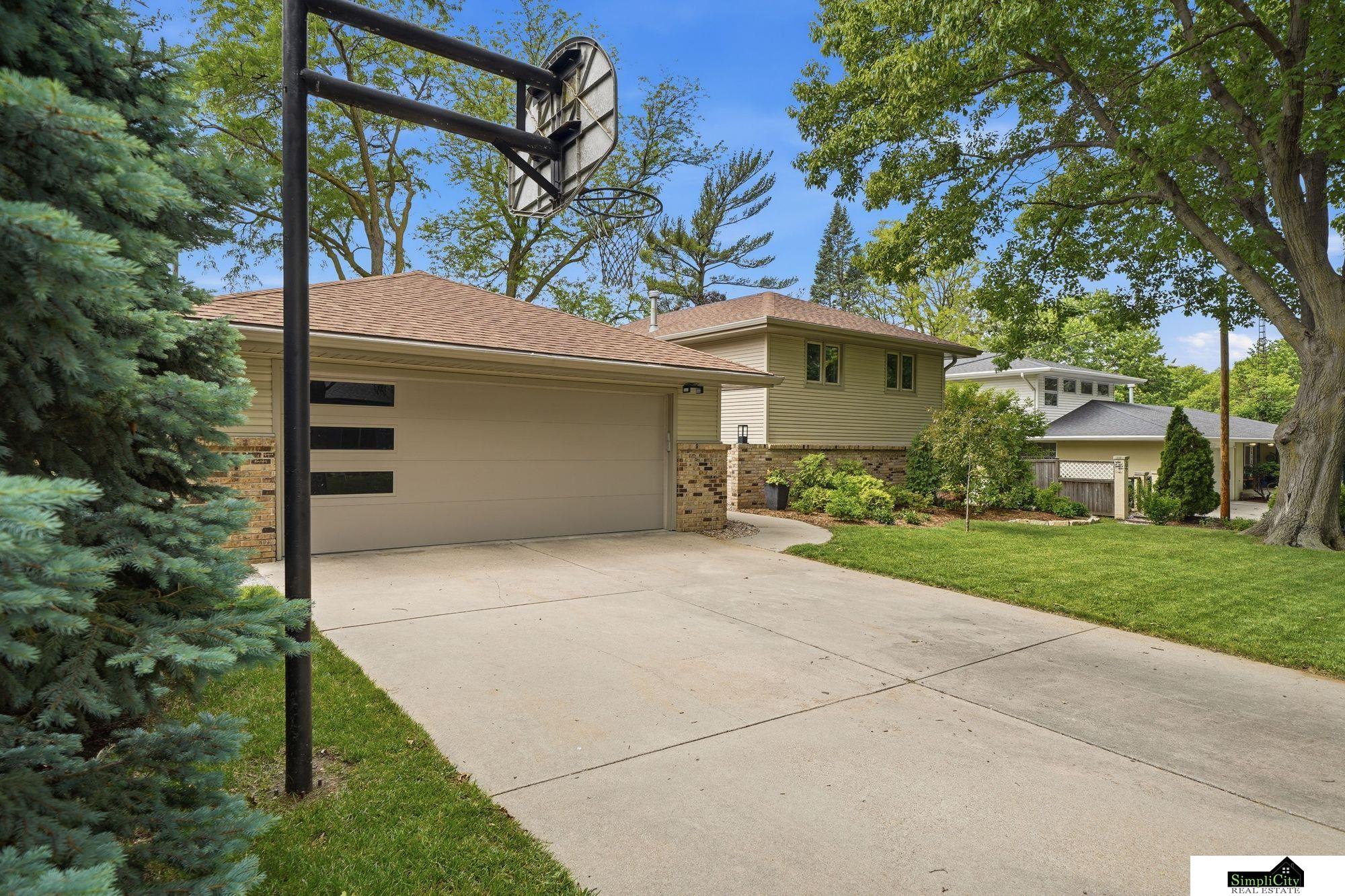 2835 Kucera Drive