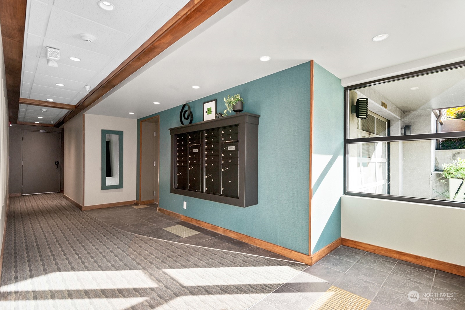 1310 N Lucas Place #405