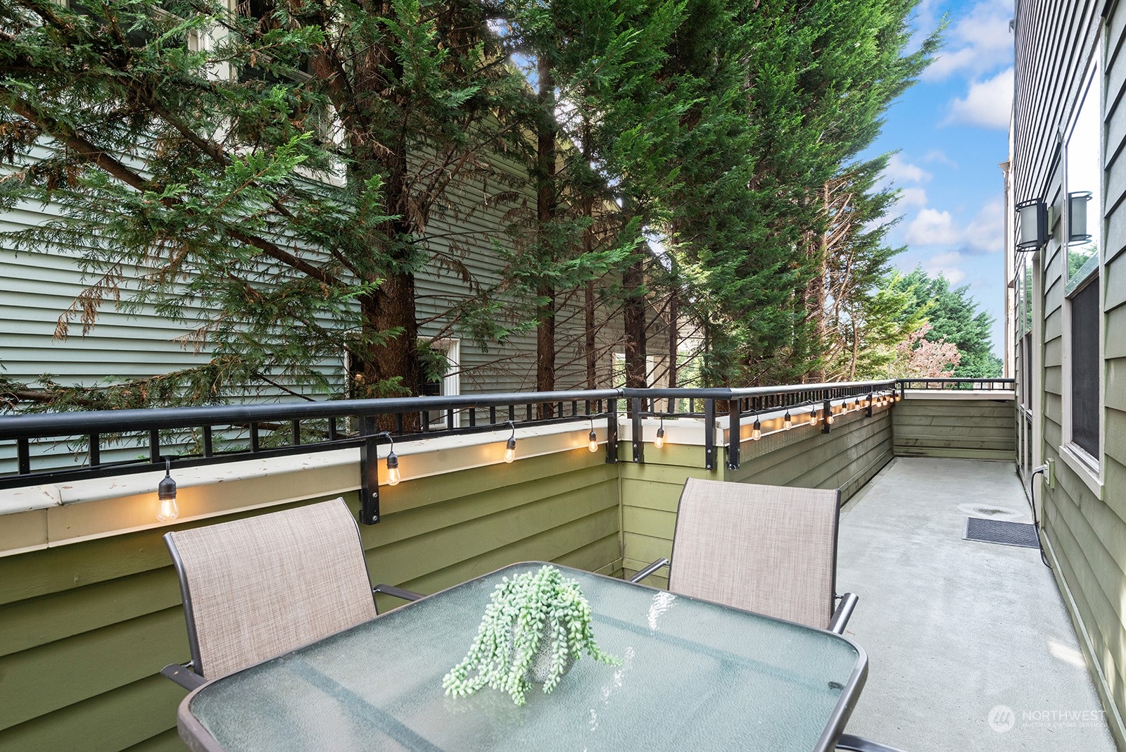 1310 N Lucas Place #405