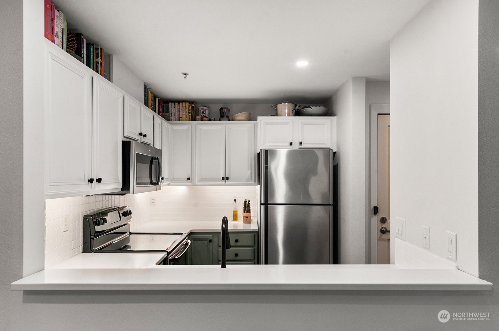 1310 N Lucas Place #405