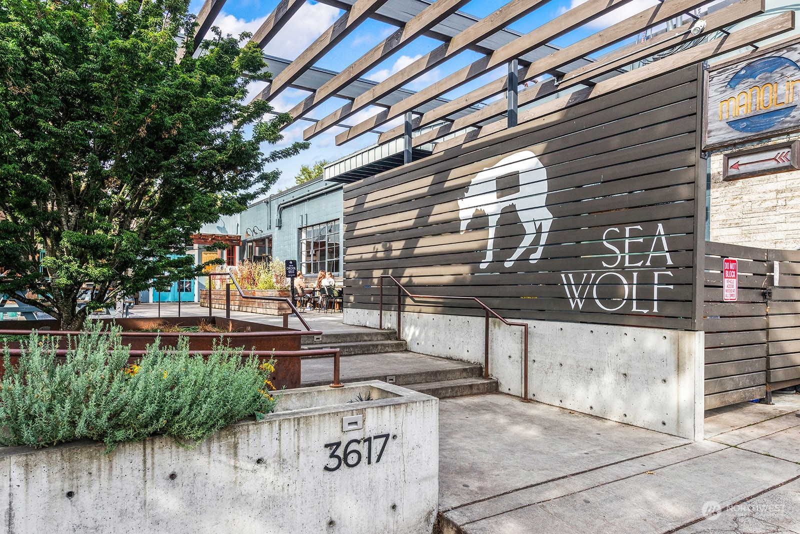 1310 N Lucas Place #405