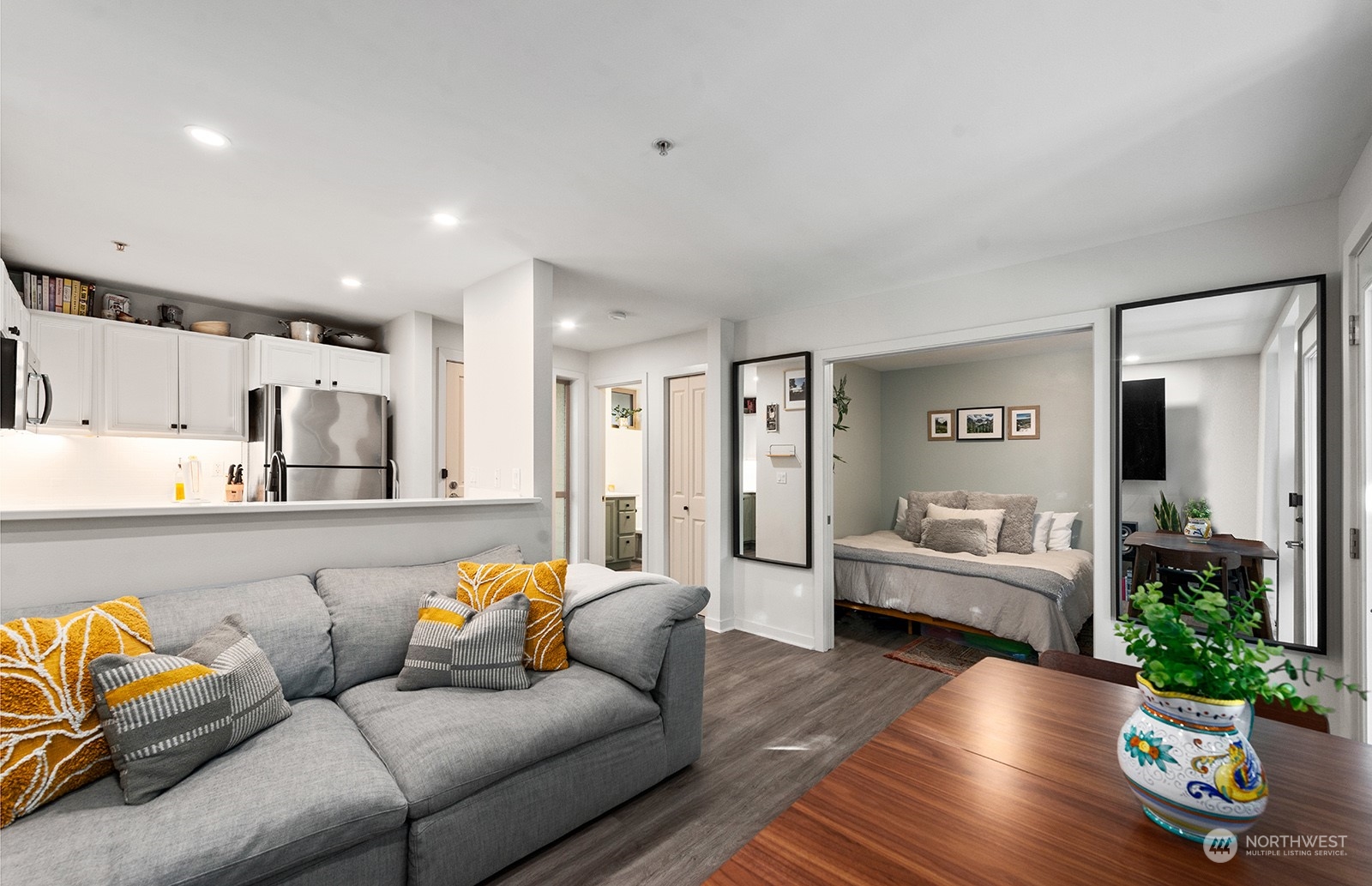 1310 N Lucas Place #405