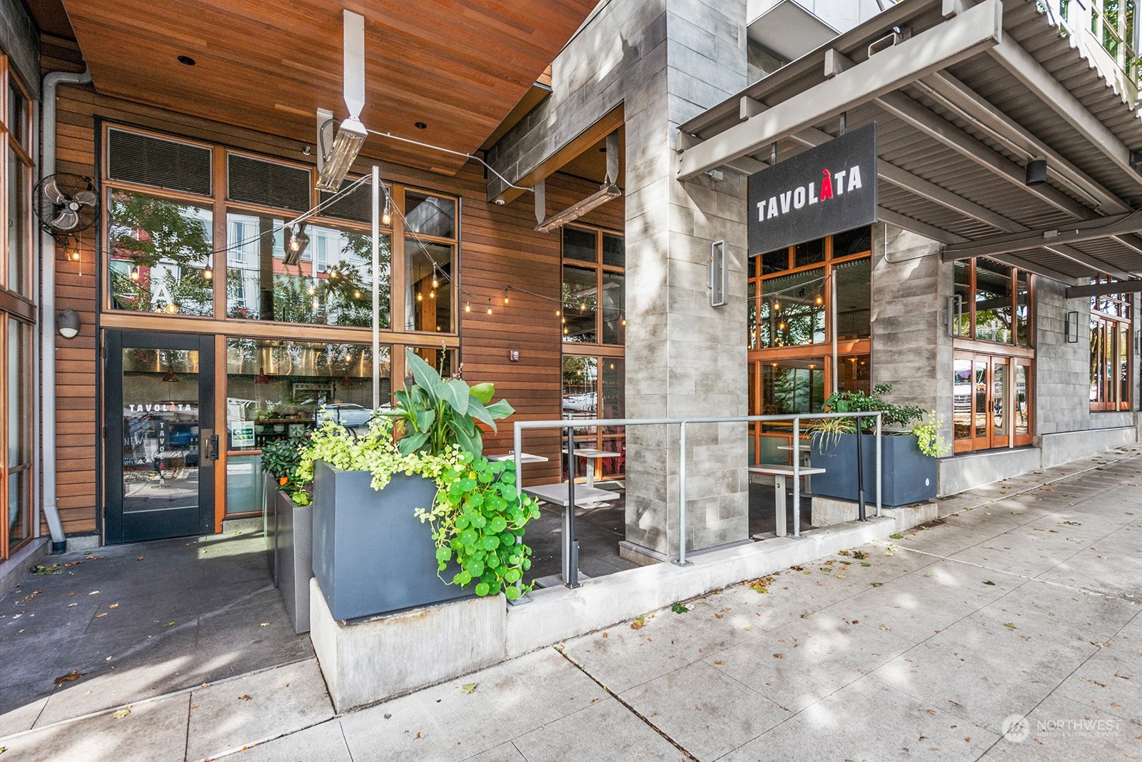 1310 N Lucas Place #405