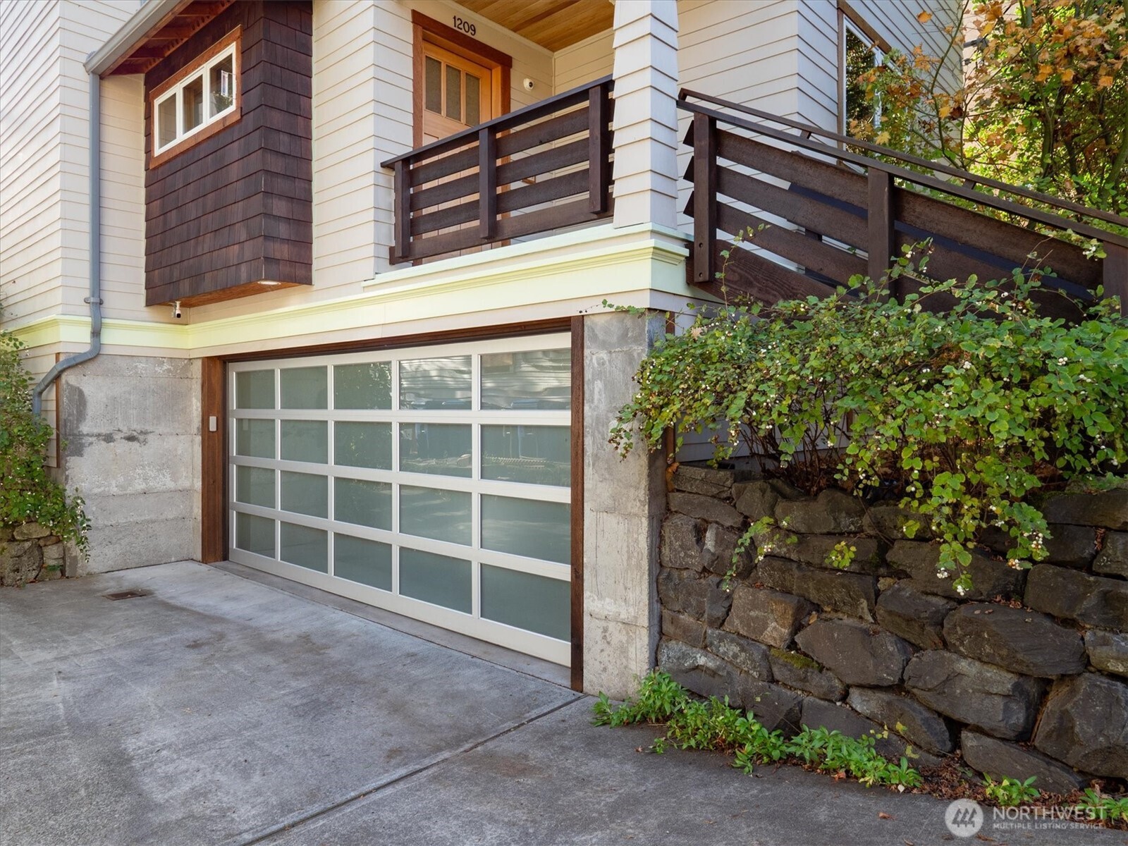 1209 N 44th Street