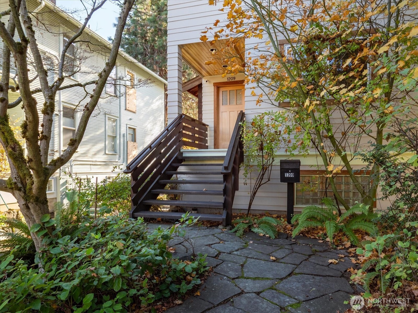 1209 N 44th Street