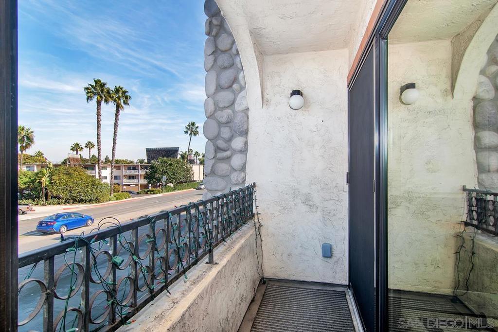 4494 Mentone St. 6