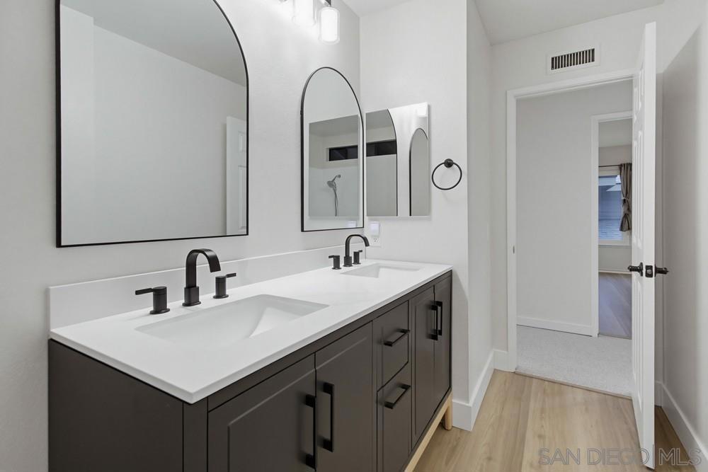 9864 Saskatchewan Ave