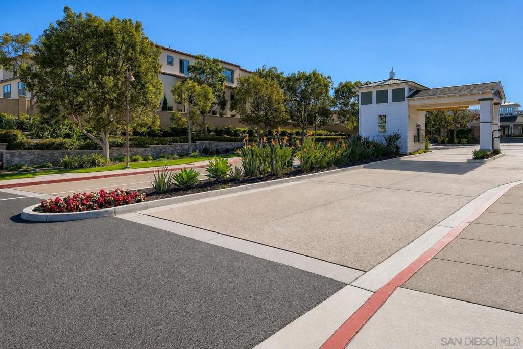 4366 Pacifica Way 3