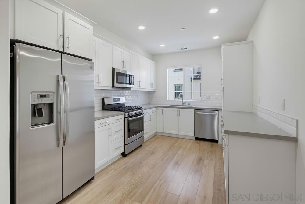 4366 Pacifica Way 3