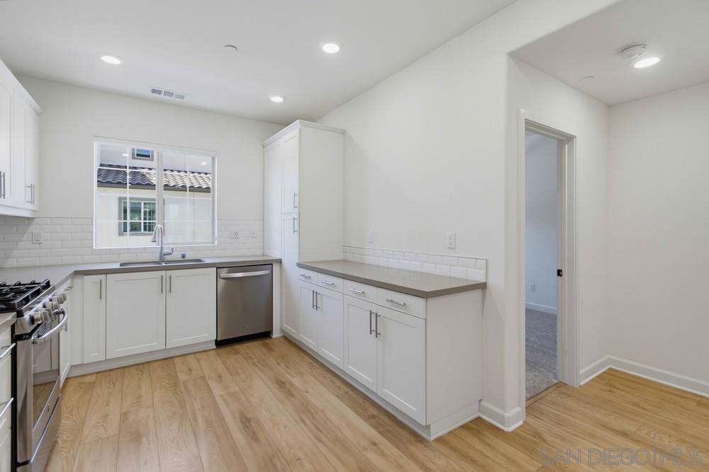 4366 Pacifica Way 3