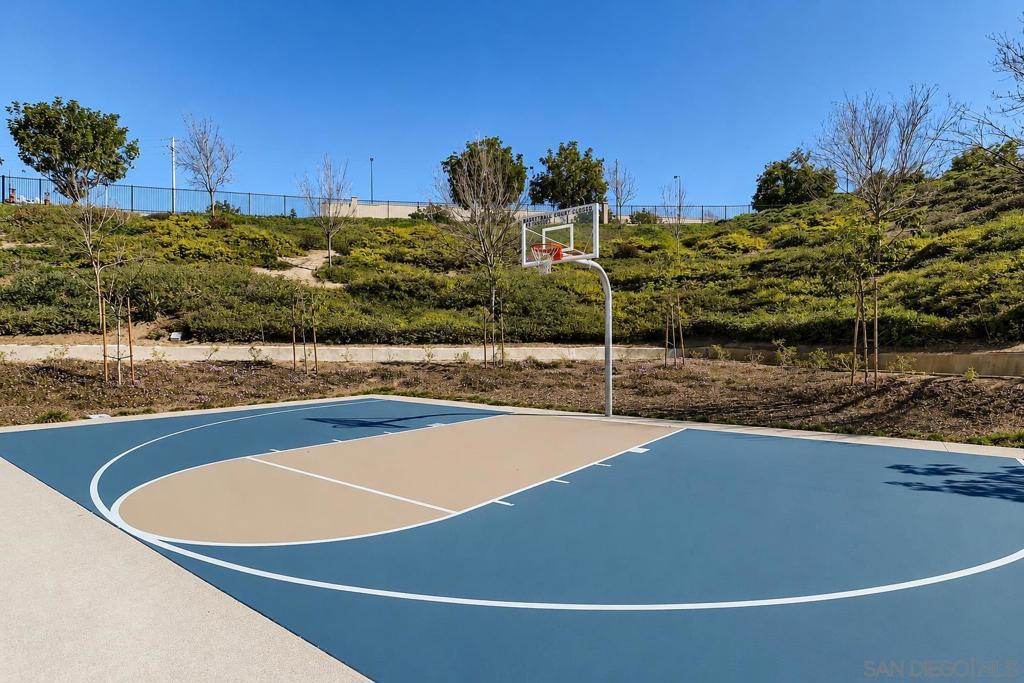 4366 Pacifica Way 3