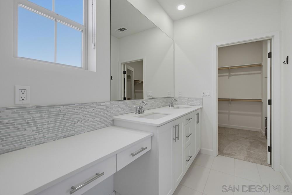 4366 Pacifica Way 3