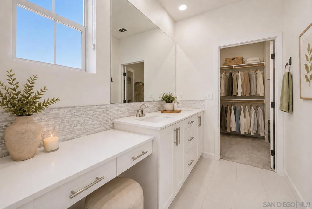 4366 Pacifica Way 3