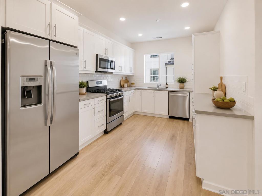 4366 Pacifica Way 3