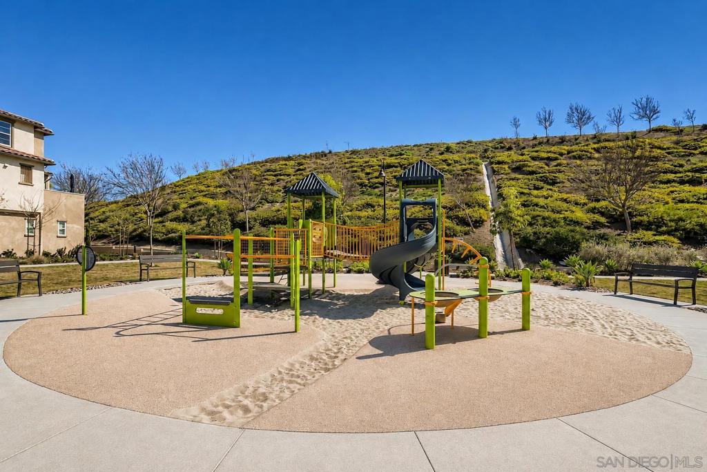 4366 Pacifica Way 3