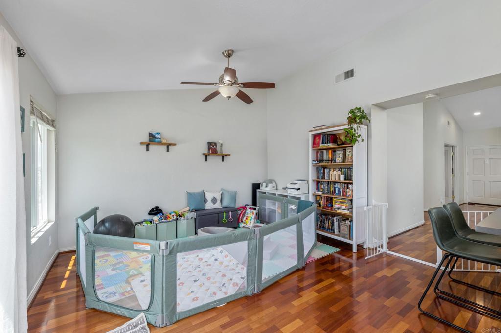 707 Avenida Amigo