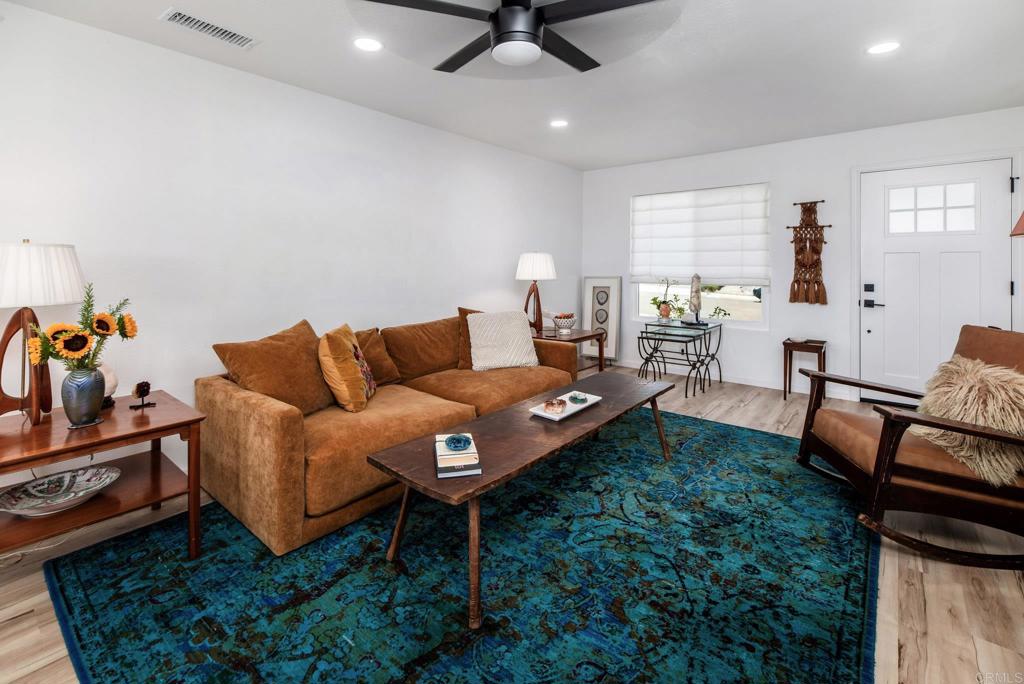 4543 Beverly Glen Drive