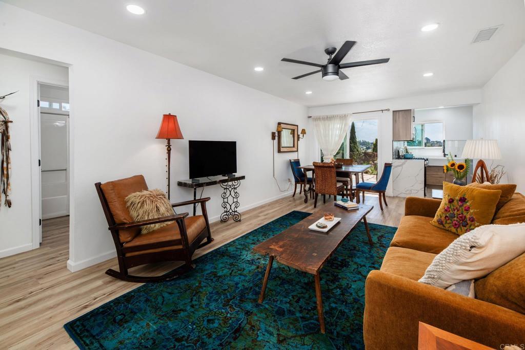 4543 Beverly Glen Drive