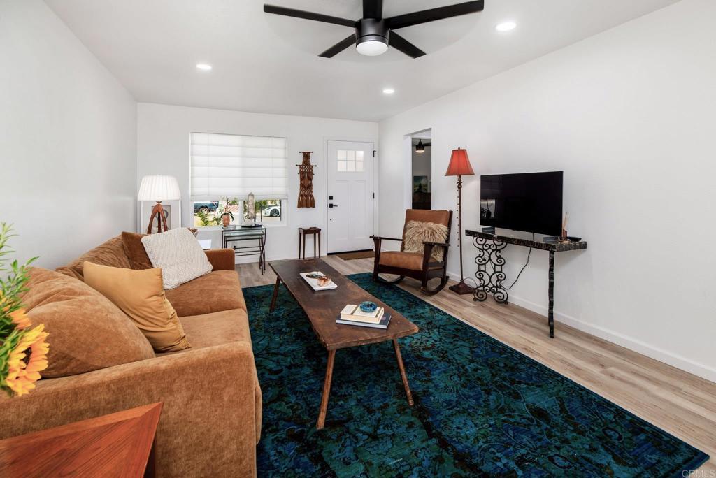 4543 Beverly Glen Drive