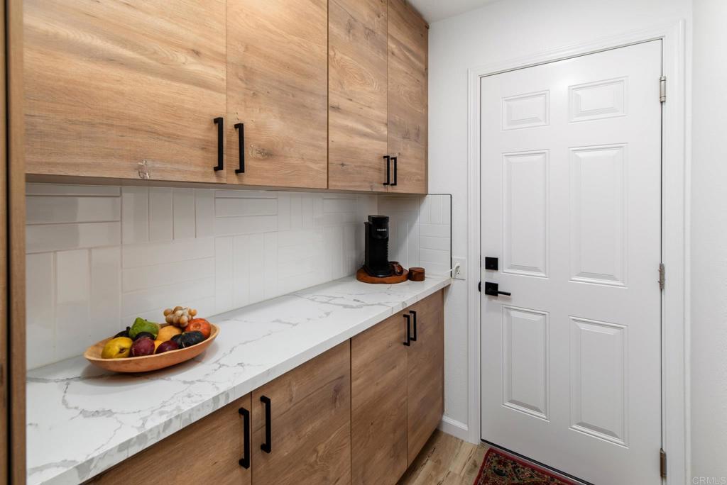 4543 Beverly Glen Drive